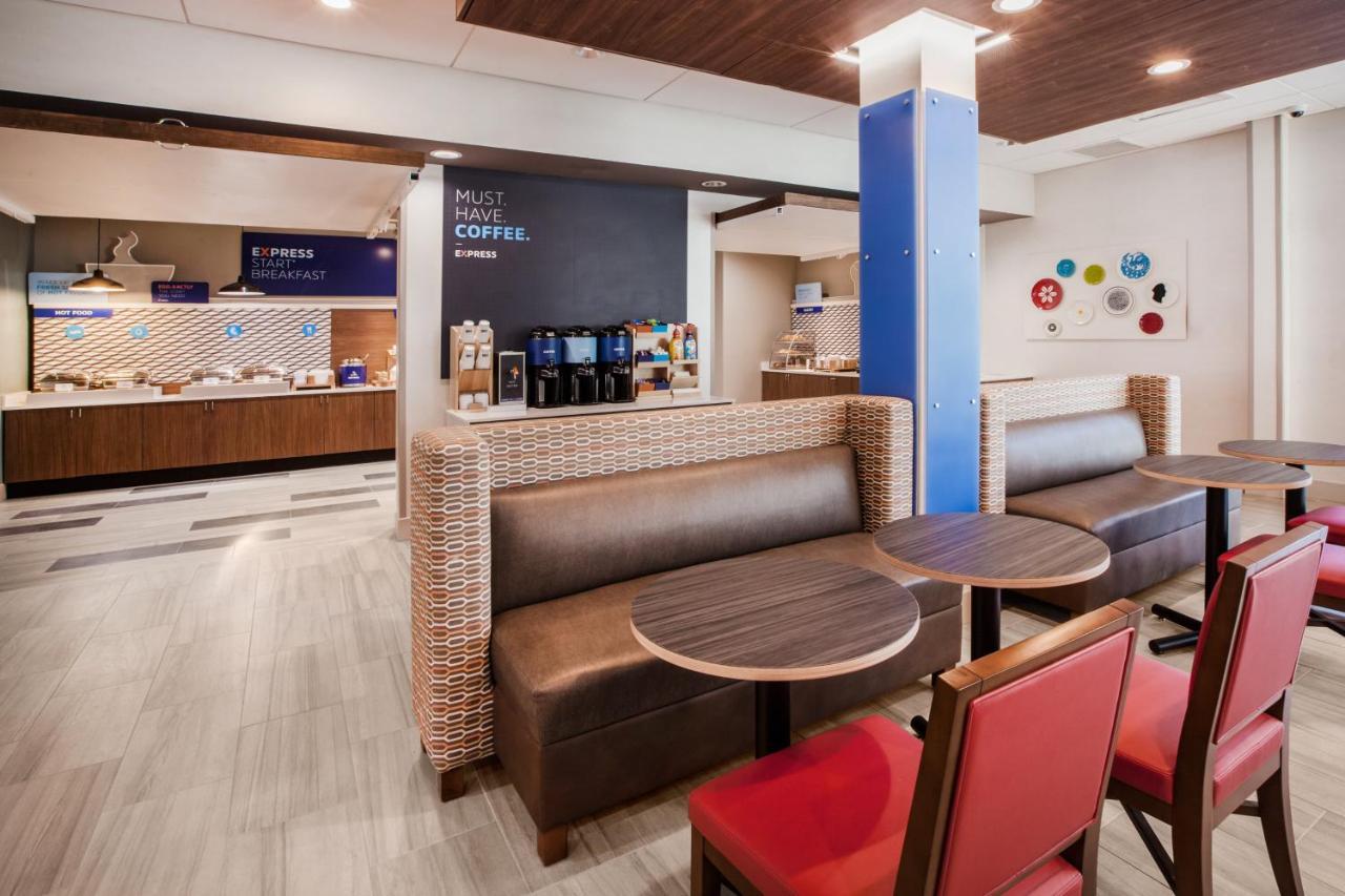 Holiday Inn Express & Suites - Parsons By Ihg Exterior foto