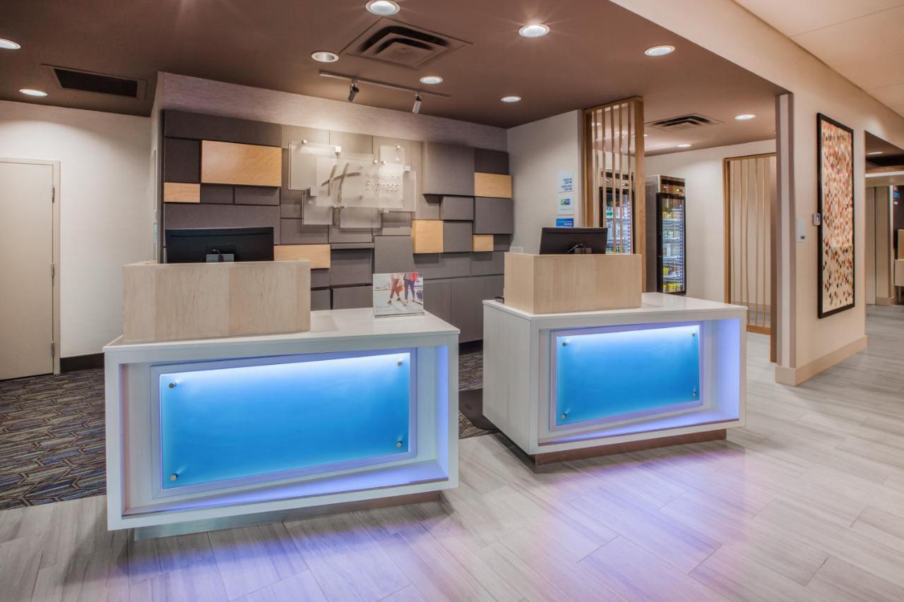 Holiday Inn Express & Suites - Parsons By Ihg Exterior foto
